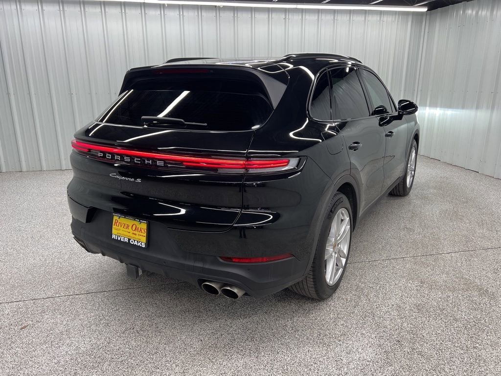 Used 2024 Porsche Cayenne S image 6