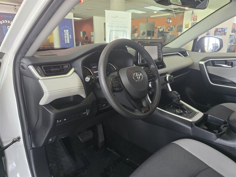 Used 2020 Toyota RAV4 XLE w/ Convenience Package AWD/4WD image 8