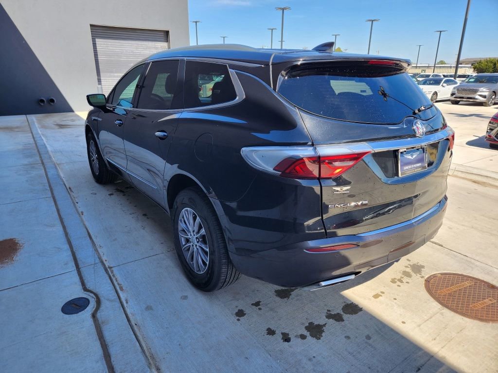 Used 2024 Buick Enclave Premium image 7