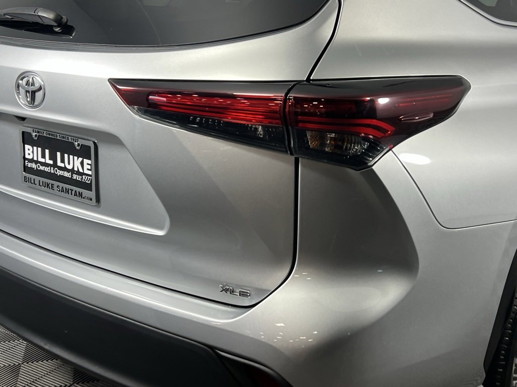 Used 2025 Toyota Highlander XLE image 7