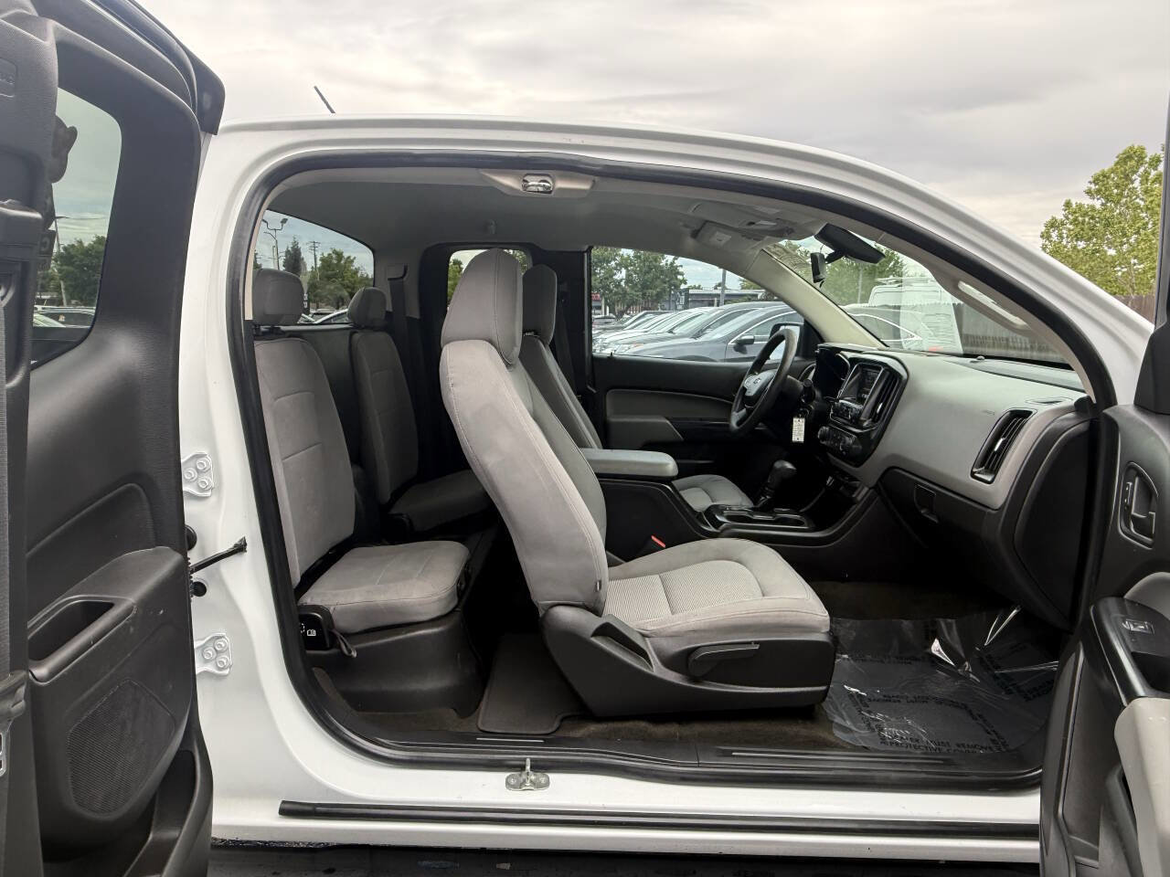 Used 2016 Chevrolet Colorado W/T w/ WT Convenience Package RWD image 11