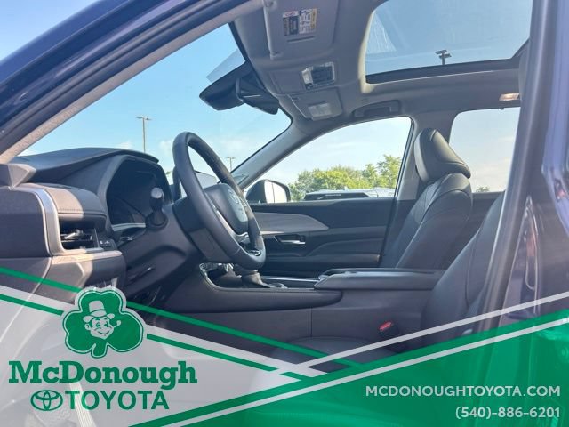 Used 2025 Toyota Grand Highlander AWD image 9