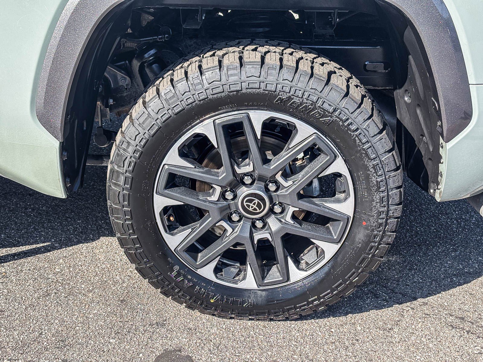 Used 2024 Toyota Tundra Limited AWD/4WD image 12