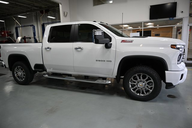 New 2026 Chevrolet Silverado 2500 LT w/ Z71 Chrome Sport Edition image 4