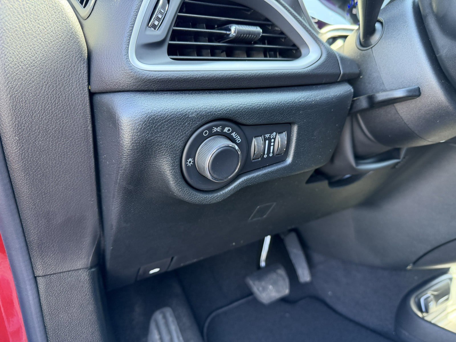 New 2026 Chrysler Voyager LX FWD image 16