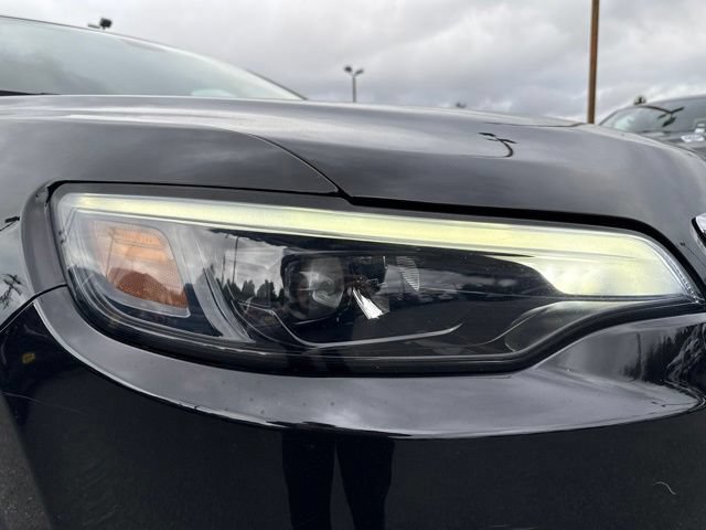 Used 2019 Jeep Cherokee Latitude w/ Popular Appearance Group AWD/4WD image 9