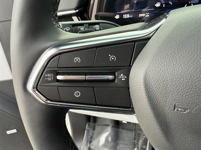 Used 2025 Chevrolet Suburban Premier image 17