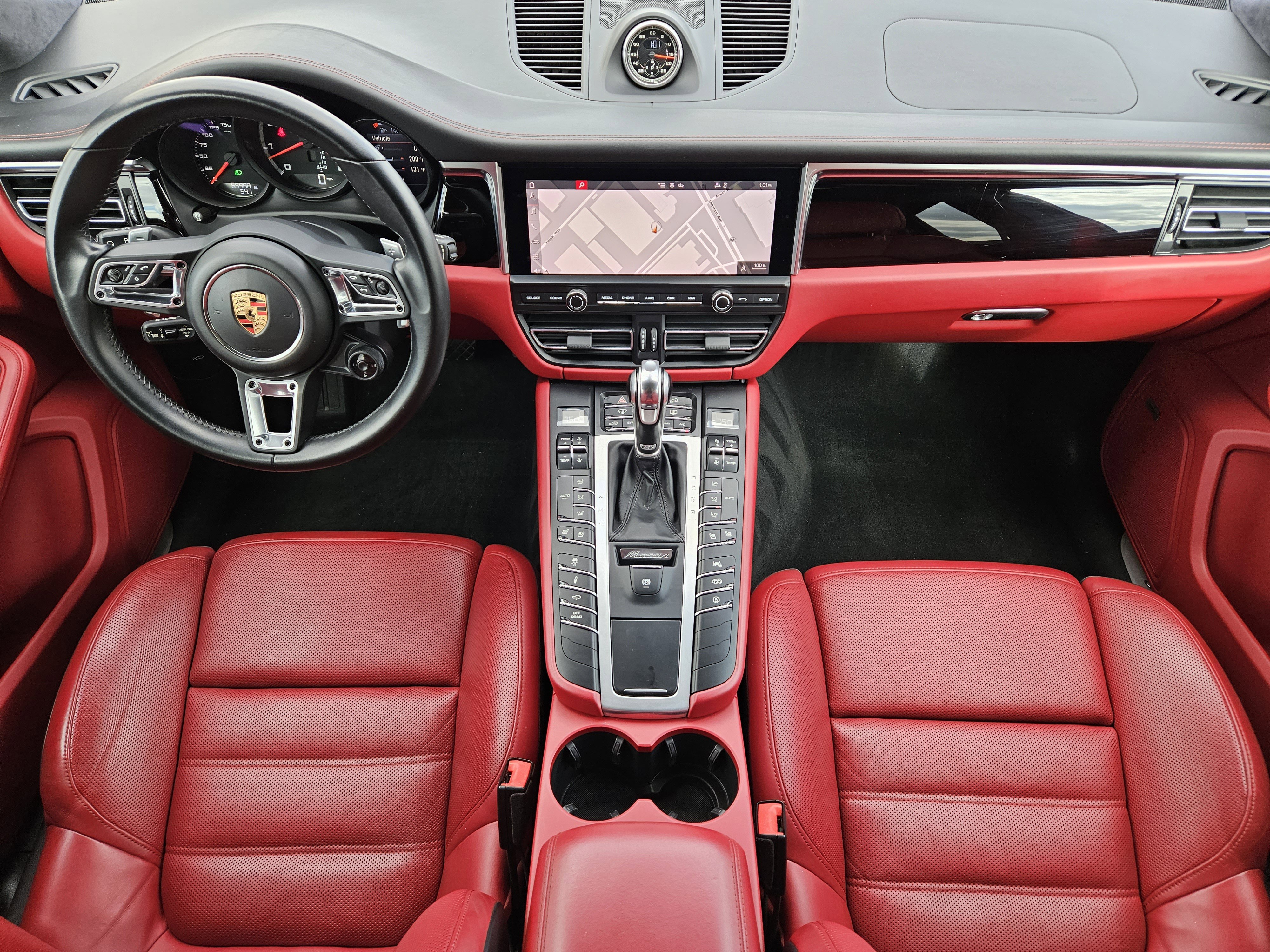 Used 2021 Porsche Macan Turbo image 24