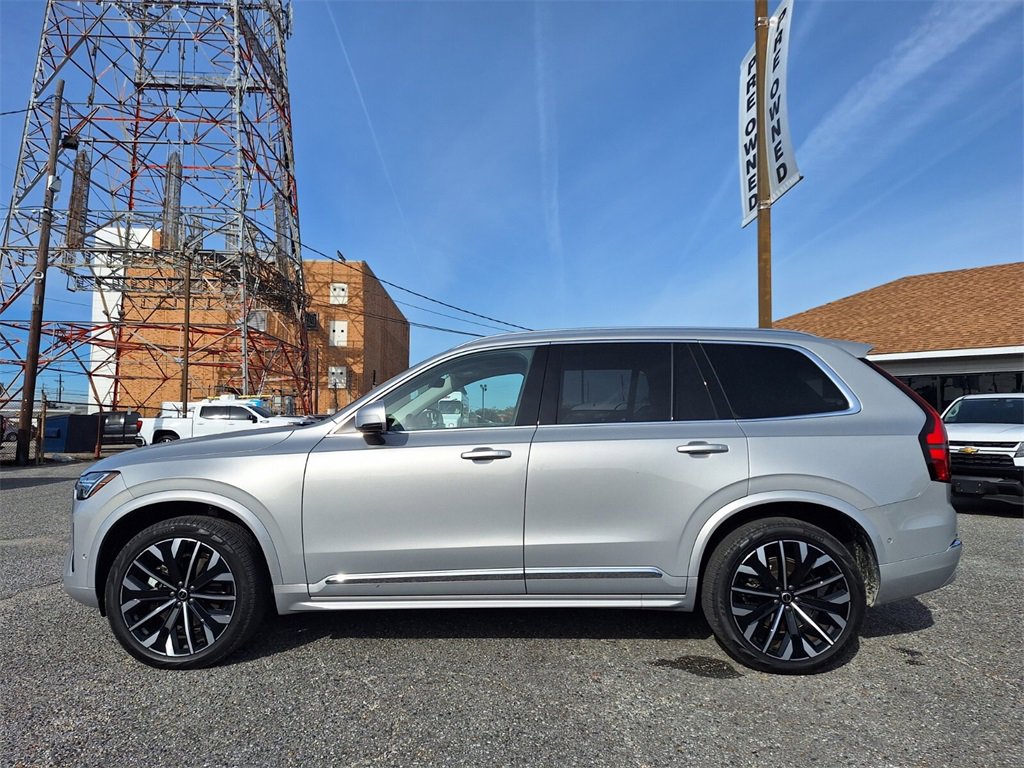 Used 2025 Volvo XC90 B6 Plus image 9
