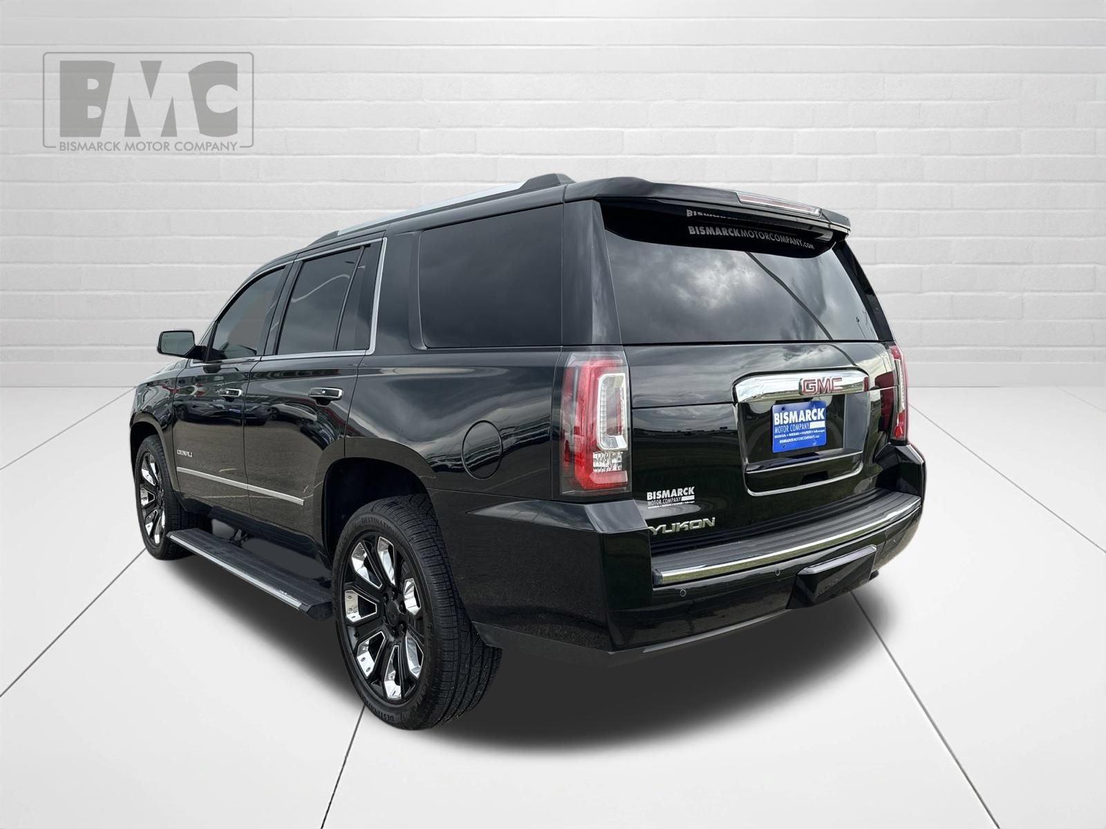 Used 2019 GMC Yukon Denali w/ Denali Ultimate Black Edition AWD/4WD image 4