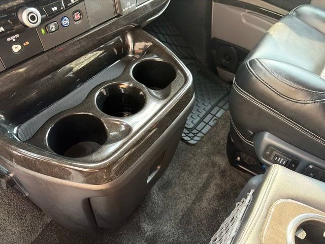 Used 2023 Chevrolet Express 2500 RWD image 23