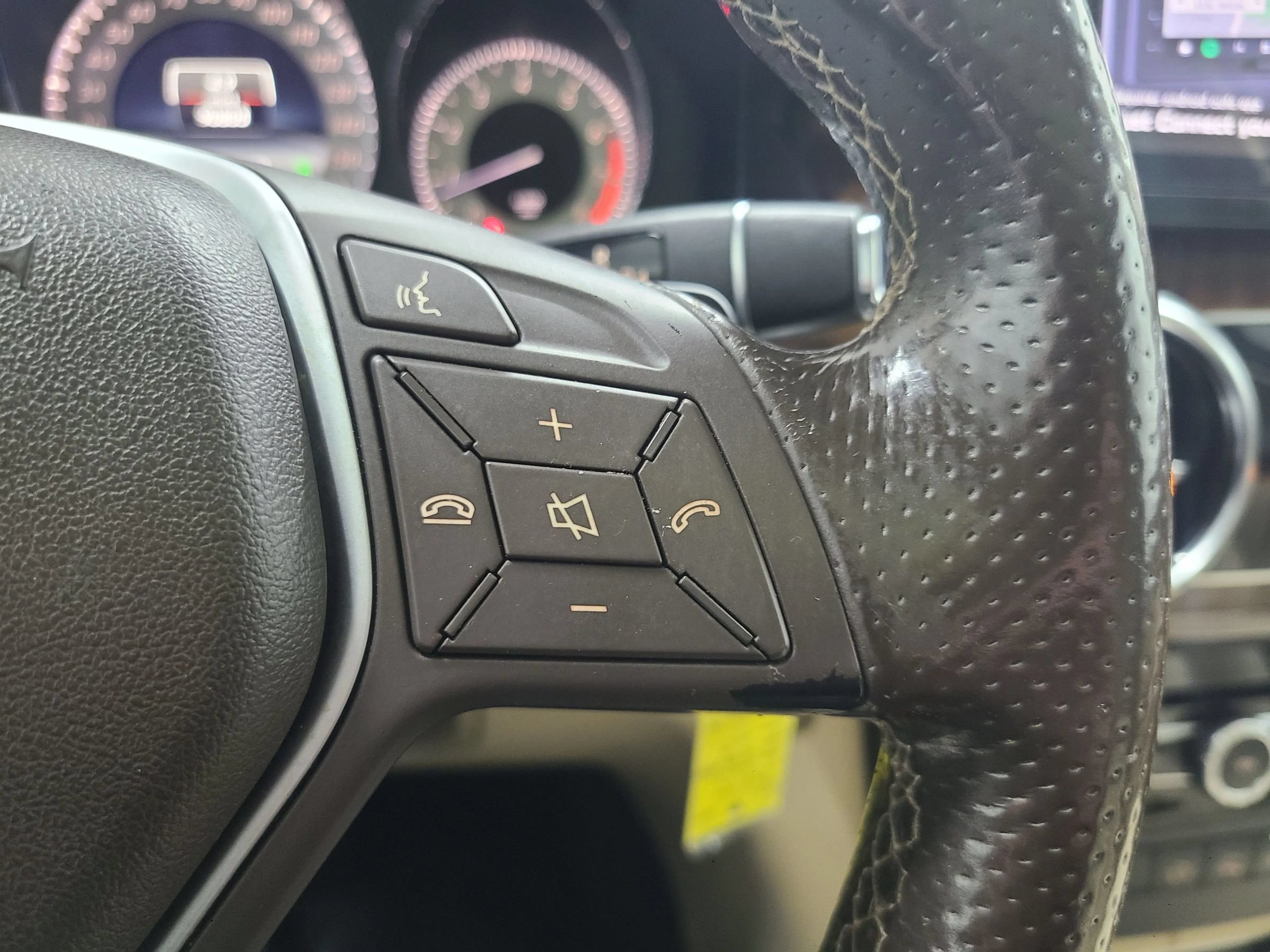 Used 2014 Mercedes-Benz GLK 350 4MATIC w/ Premium 1 Package image 32