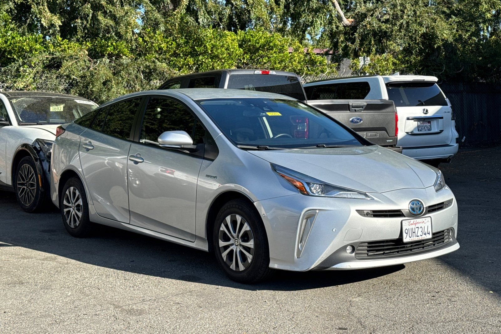 Used 2021 Toyota Prius XLE AWD/4WD image 2