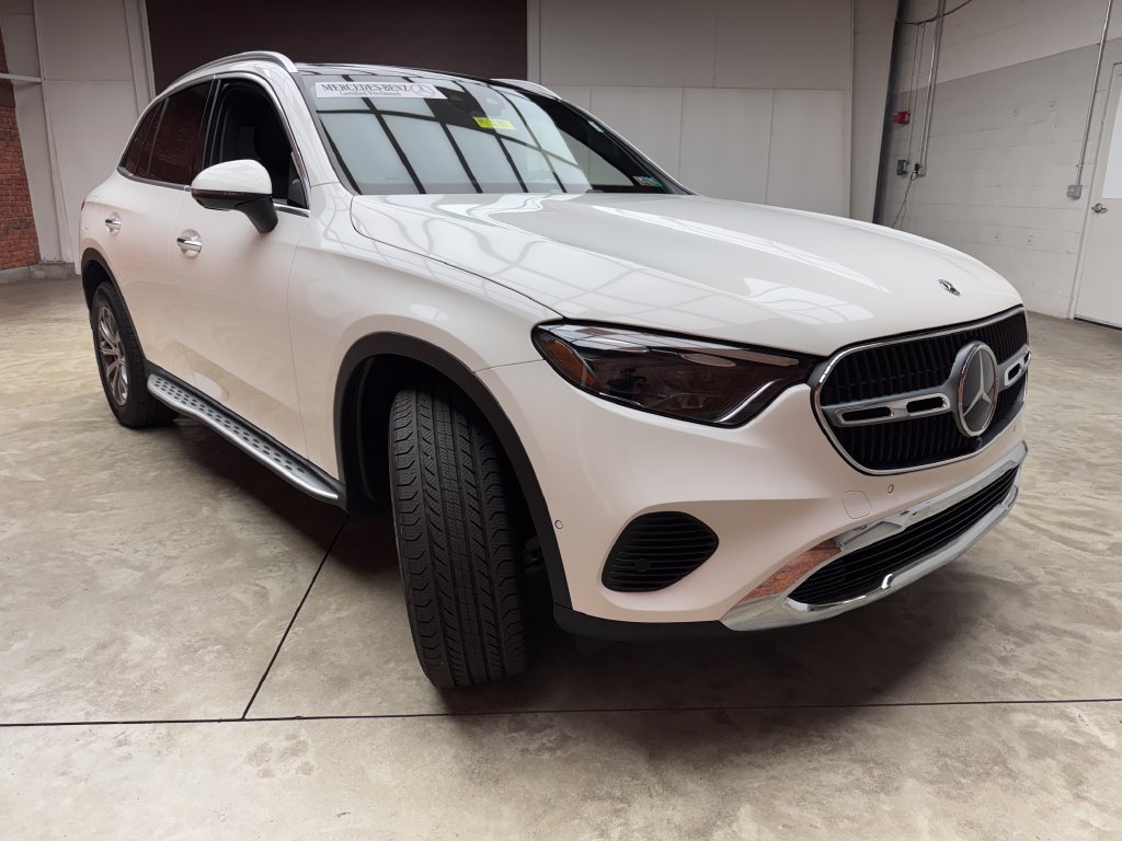 Certified 2025 Mercedes-Benz GLC 300 4MATIC image 6