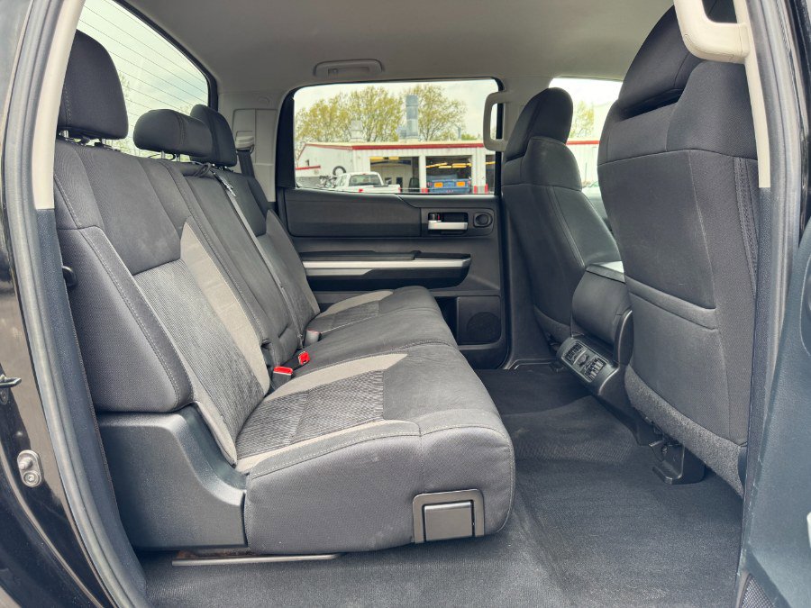 Used 2015 Toyota Tundra SR5 AWD/4WD image 17