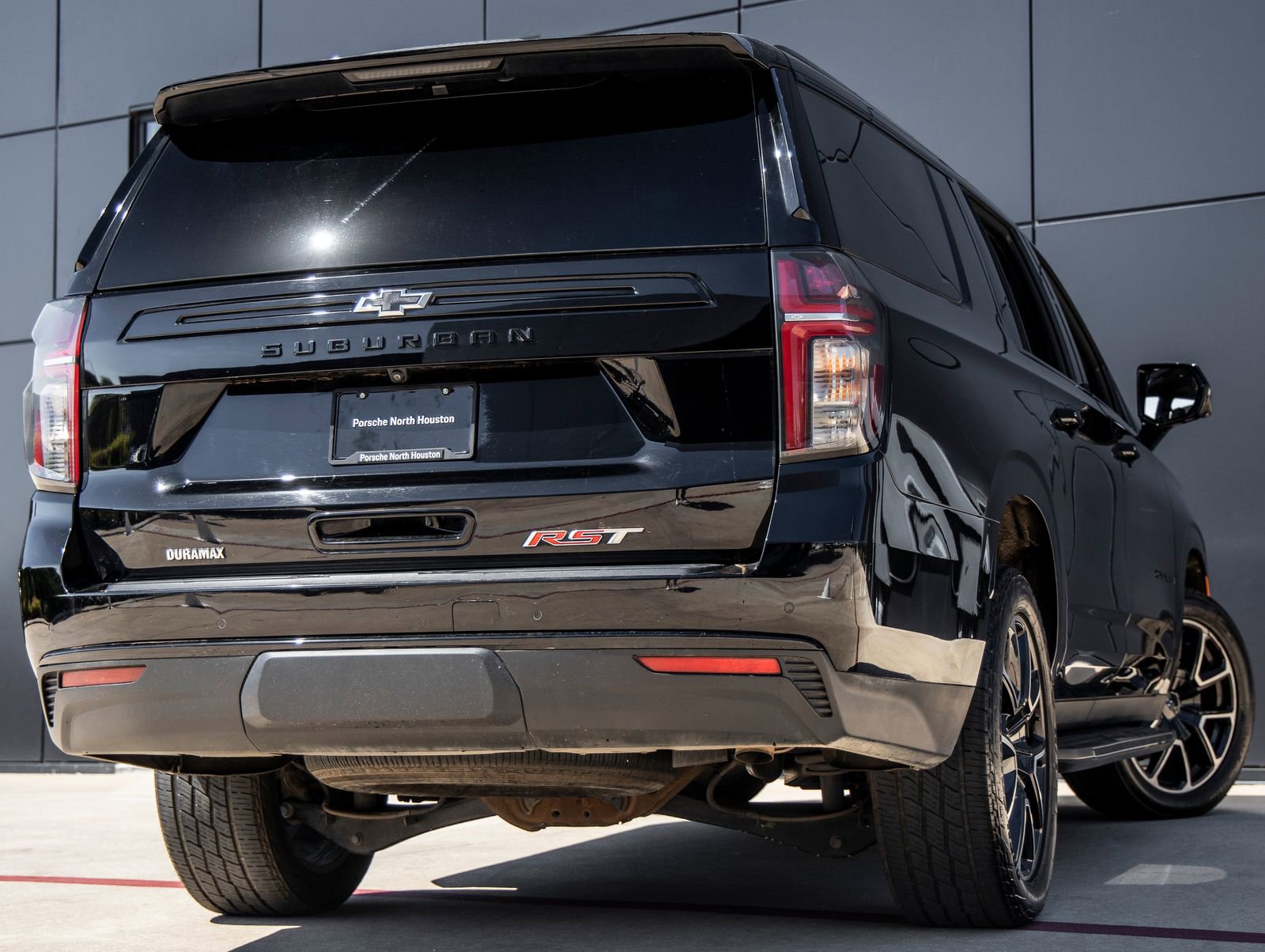 Used 2023 Chevrolet Suburban RST w/ Luxury Package image 8