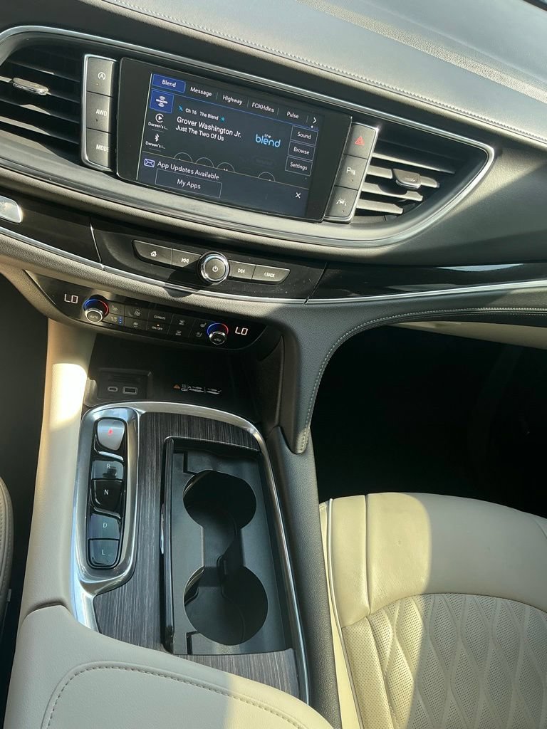 Used 2023 Buick Enclave Avenir w/ Avenir Technology Package AWD/4WD image 12