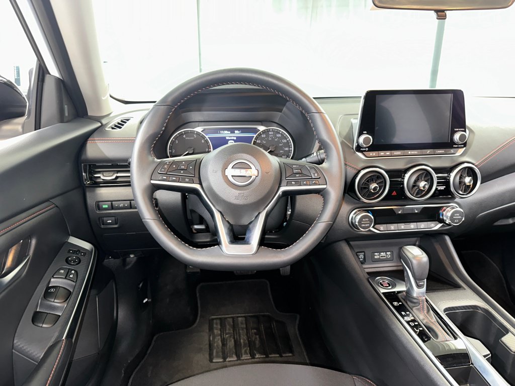 Used 2025 Nissan Sentra SR FWD image 2