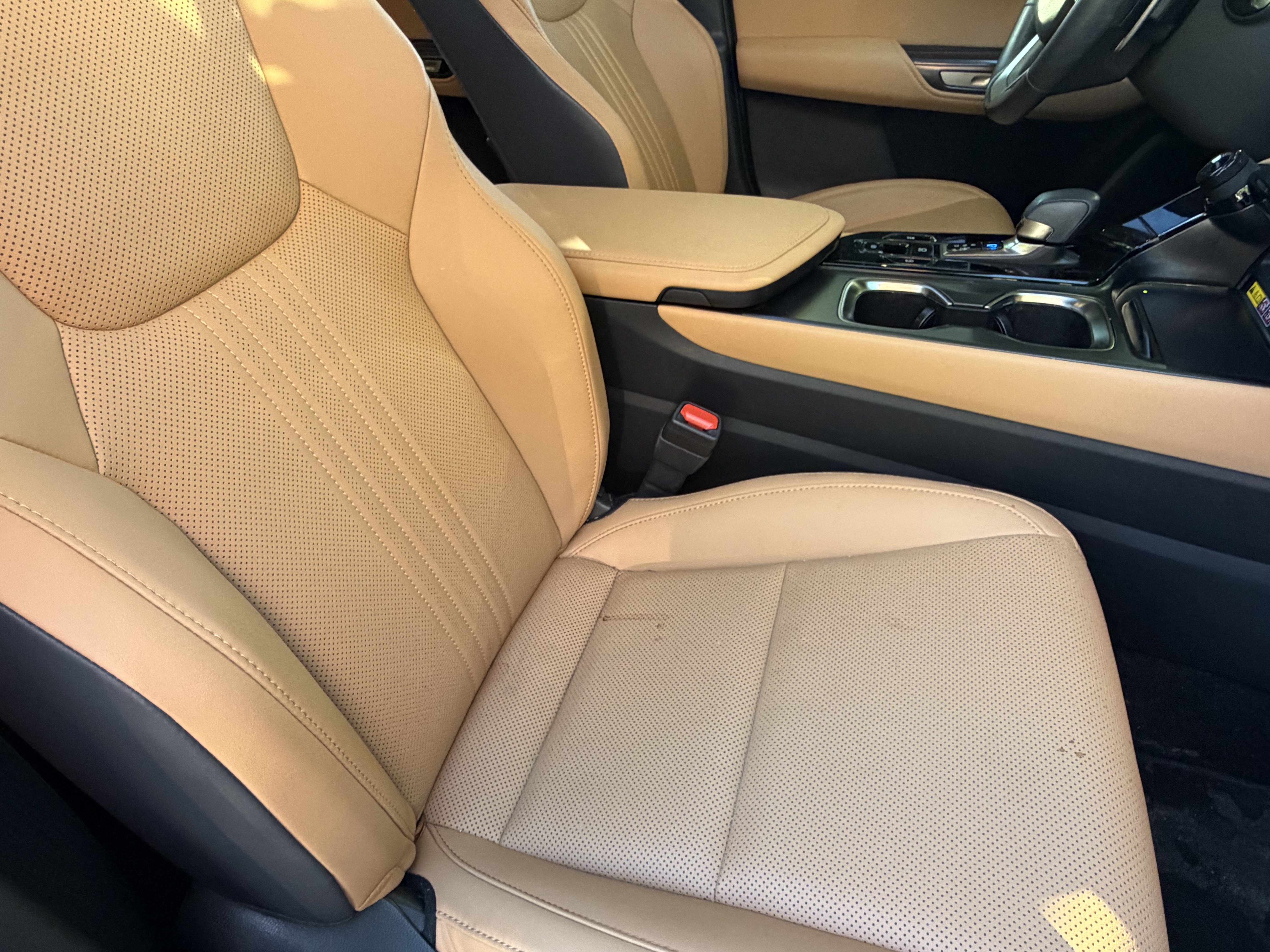 Certified 2025 Lexus NX 250 FWD w/ Accessory Package (2T) image 41