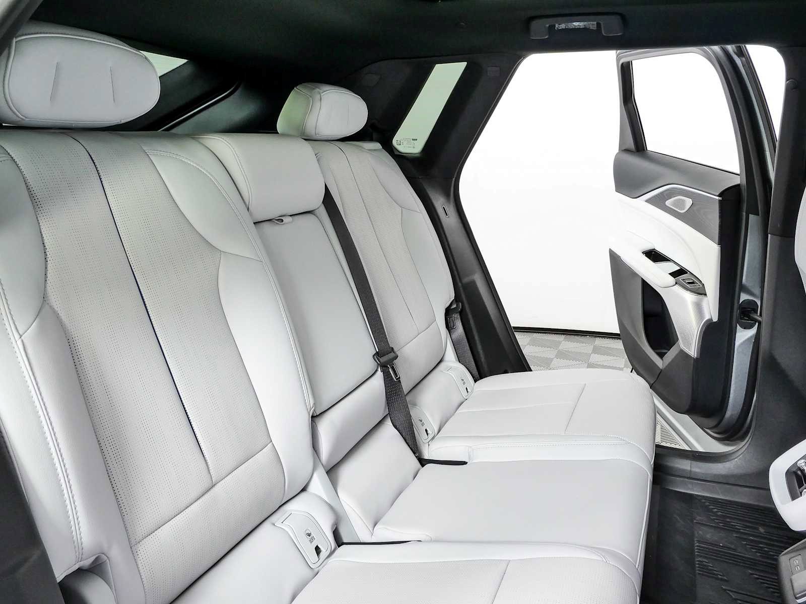 Certified 2024 Cadillac Lyriq Sport AWD/4WD image 18