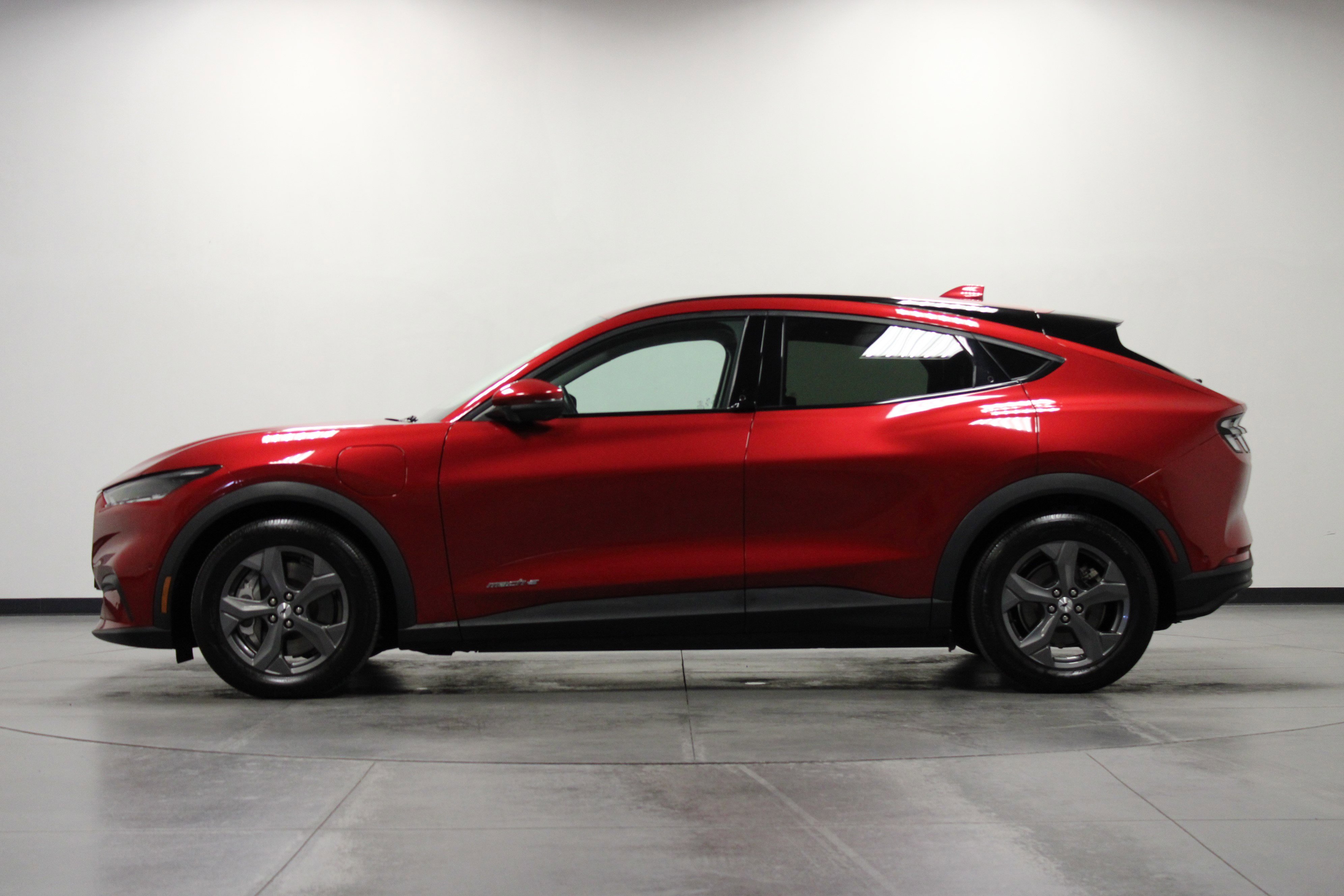 Used 2021 Ford Mustang Mach-E Select image 7