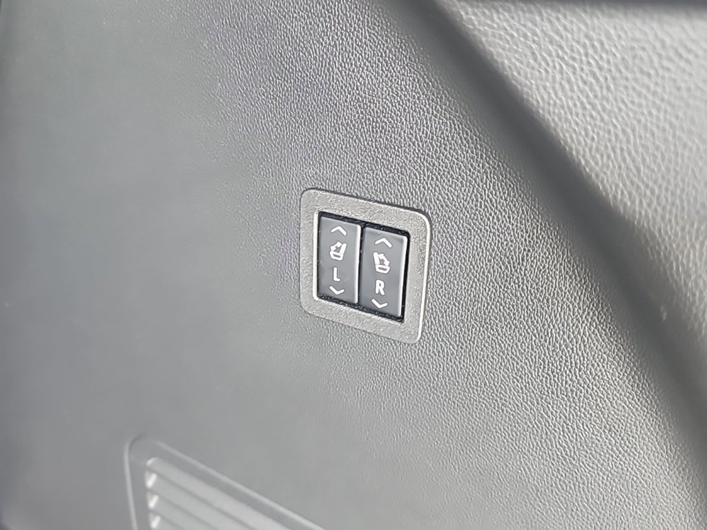 Used 2020 Buick Enclave Avenir w/ Avenir Technology Package image 9