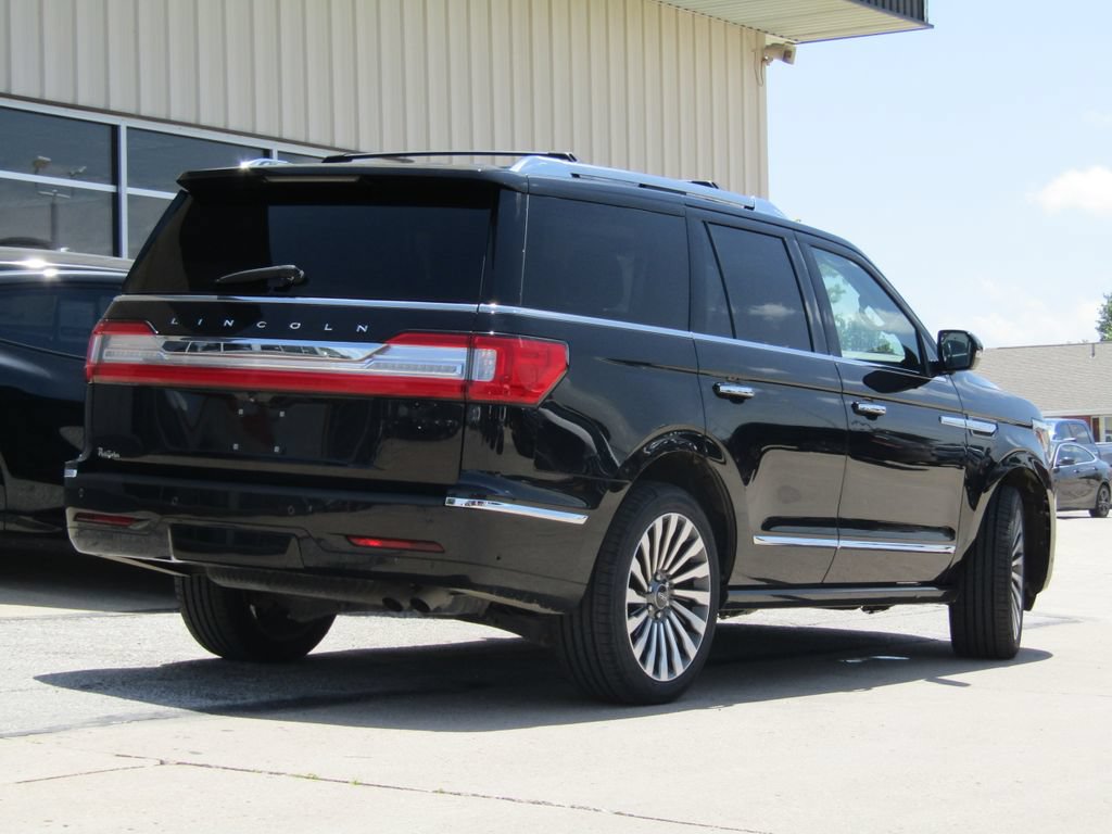 Used 2019 Lincoln Navigator Reserve w/ Cargo Package AWD/4WD image 3