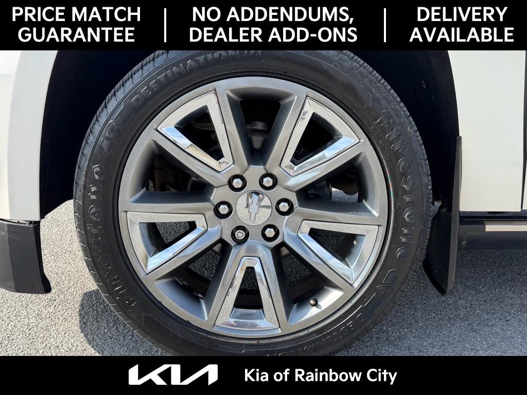 Used 2015 Chevrolet Suburban LTZ image 11