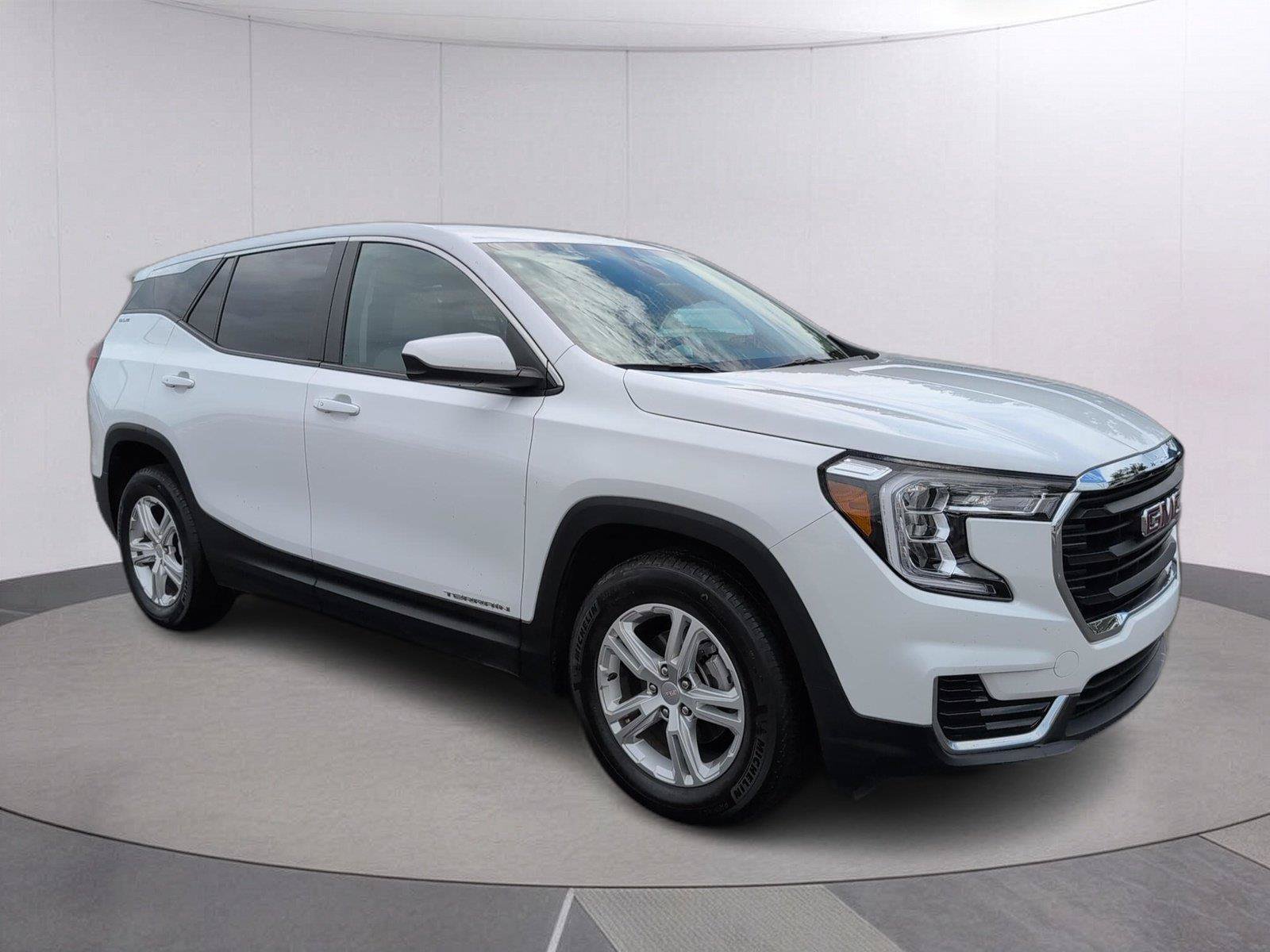 Used 2024 GMC Terrain SLE FWD image 9