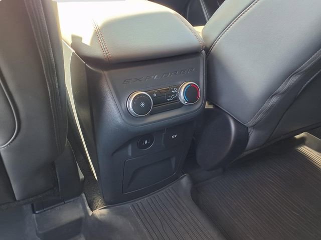 Used 2025 Ford Explorer Active w/ Active Comfort Package RWD image 11