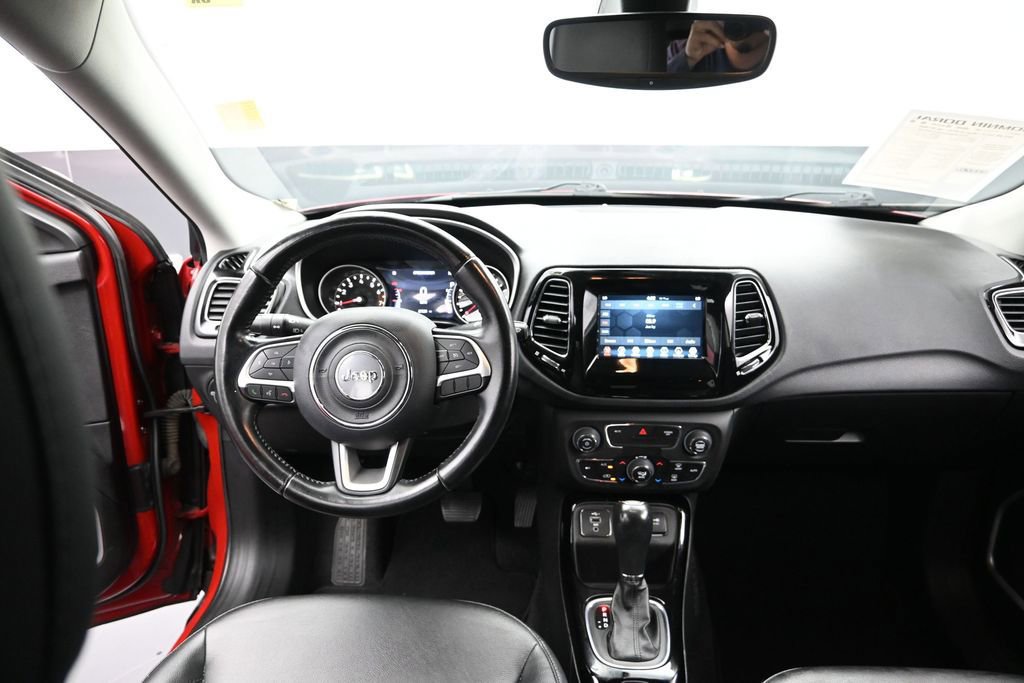 Used 2019 Jeep Compass Latitude FWD image 18