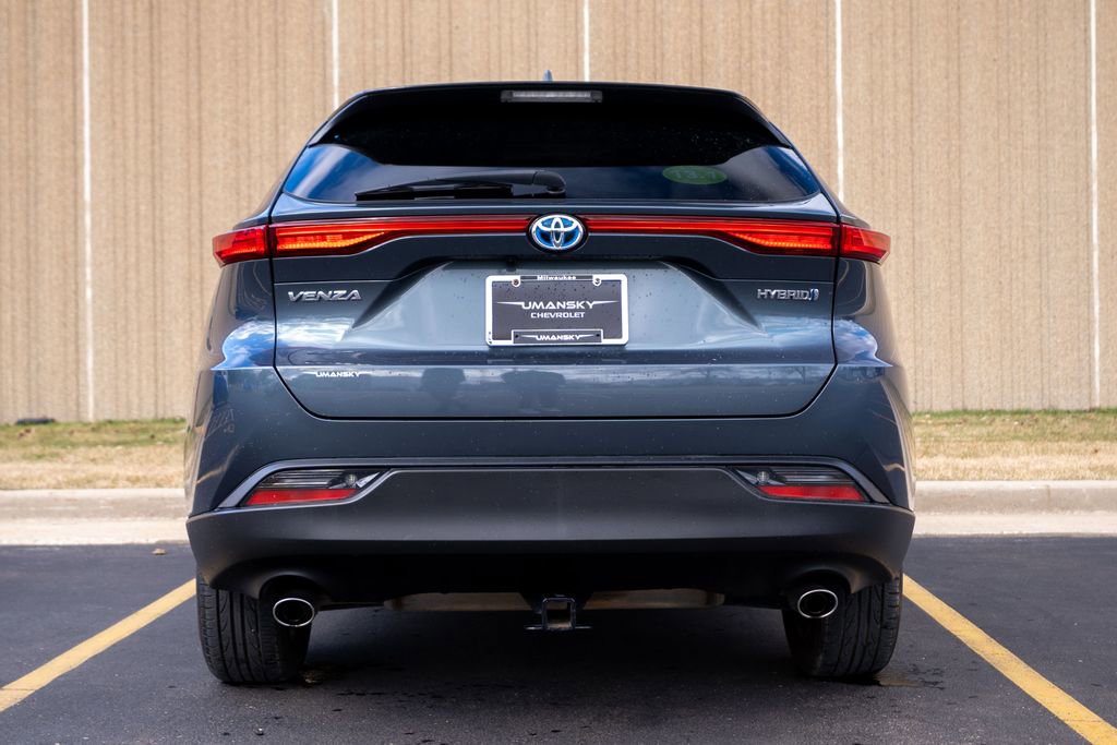 Used 2022 Toyota Venza LE image 8