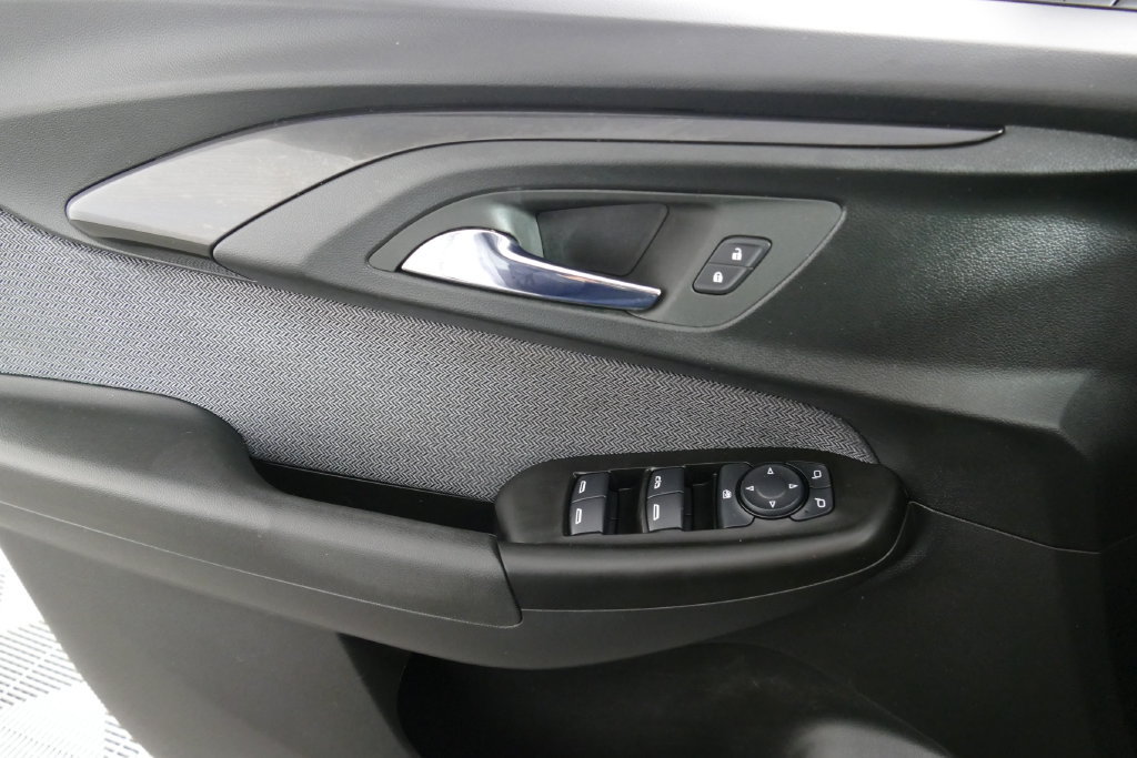 Used 2023 Chevrolet TrailBlazer LT AWD/4WD image 12