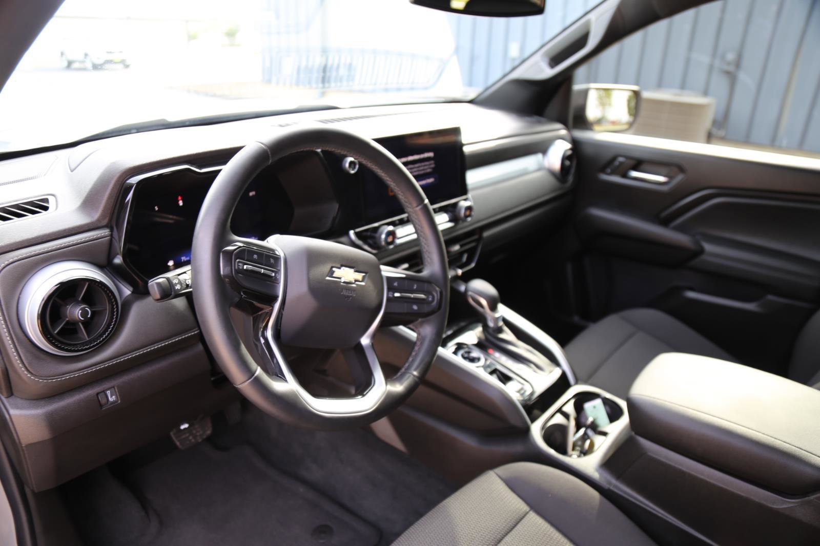 Used 2023 Chevrolet Colorado LT w/ LT Convenience Package II image 5