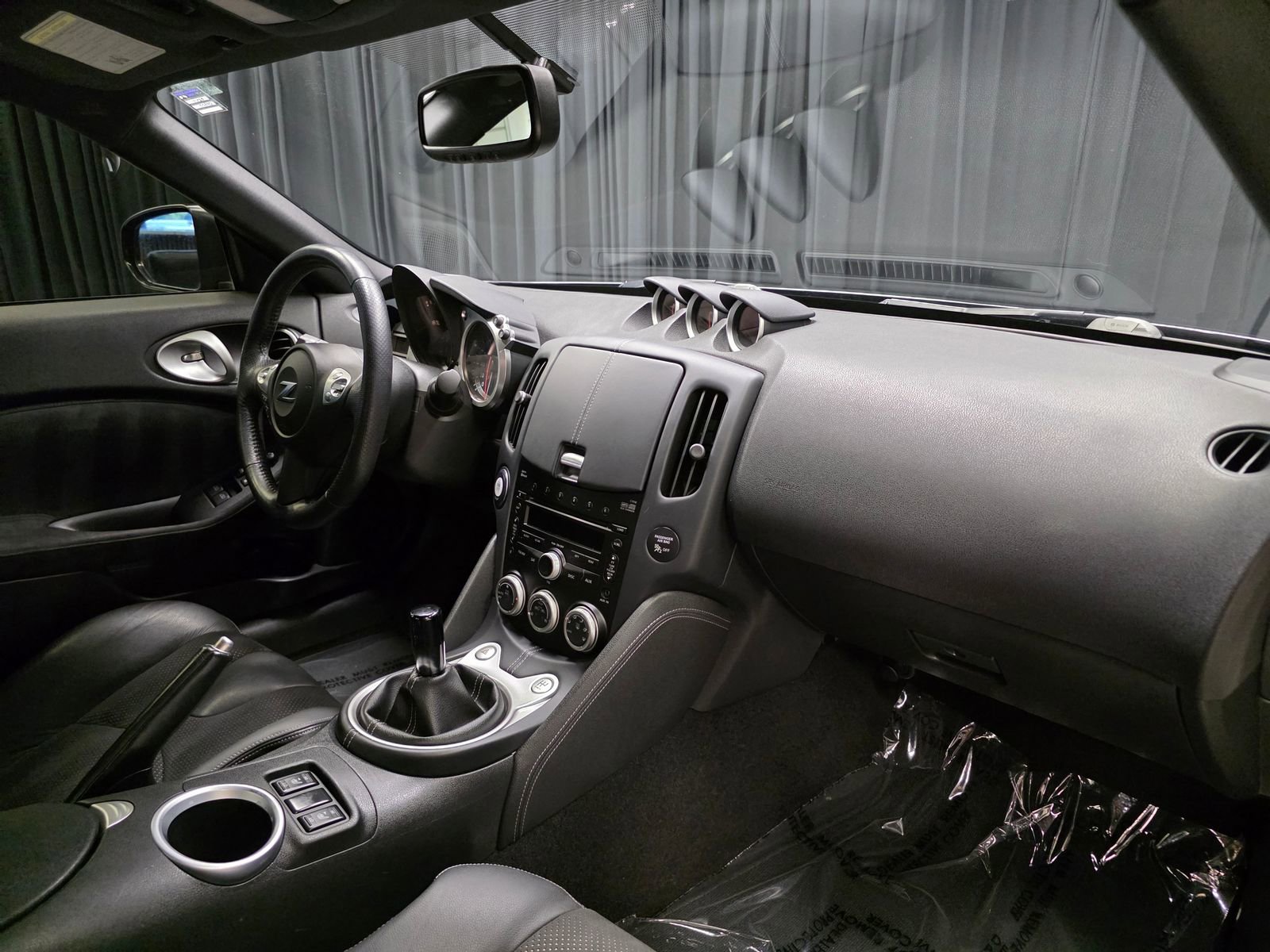 Used 2009 Nissan 370Z Touring w/ Sport Pkg RWD image 58