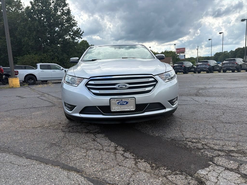 Used 2019 Ford Taurus Limited FWD image 9