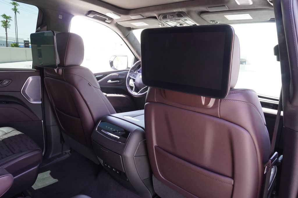 Certified 2023 Cadillac Escalade V w/ Heavy-Duty Trailer Package AWD/4WD image 11