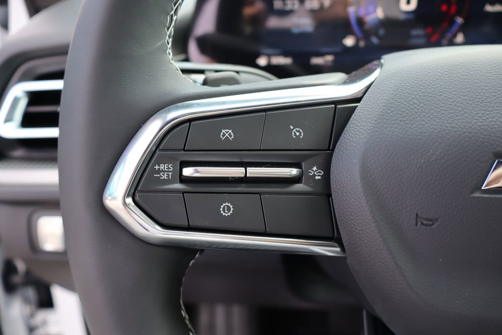 New 2026 Chevrolet Traverse LT w/ Sun and Wheel Package AWD/4WD image 18