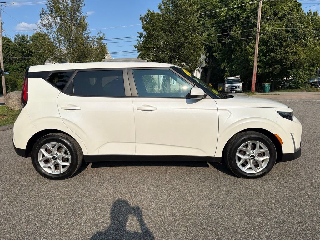 Certified 2023 Kia Soul LX w/ Option Group 015 FWD image 8