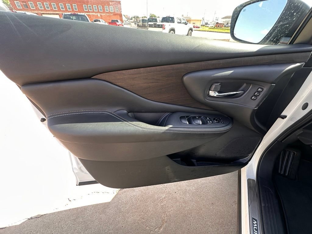 Certified 2024 Nissan Murano Platinum w/ Cargo Package AWD/4WD image 15