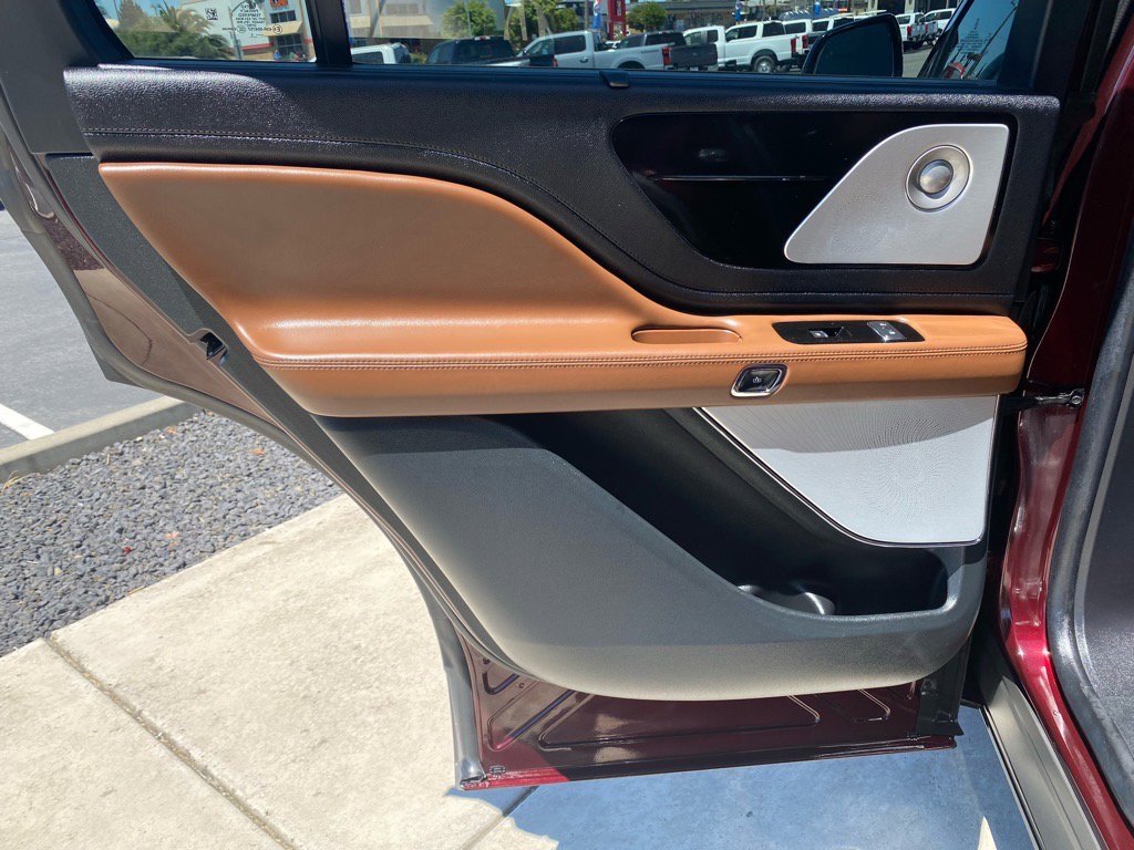 Used 2022 Lincoln Aviator Reserve w/ Equipment Group 201A image 20