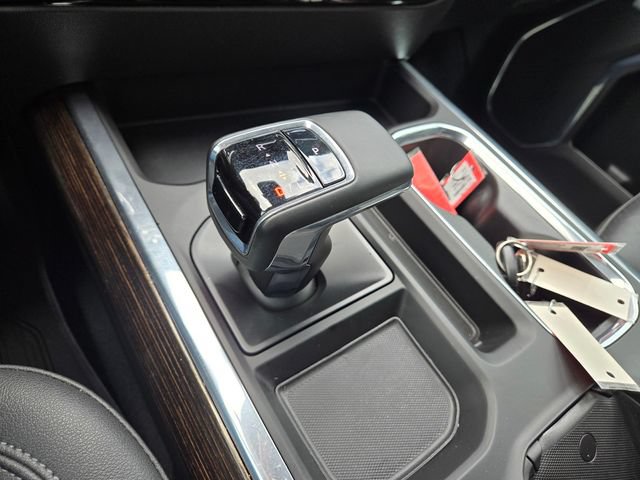 Used 2025 GMC Sierra 1500 Elevation w/ Elevation Premium Package AWD/4WD image 16