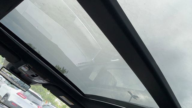 Certified 2025 Kia Sorento SX Prestige w/ Olive Brown Leather Package image 40