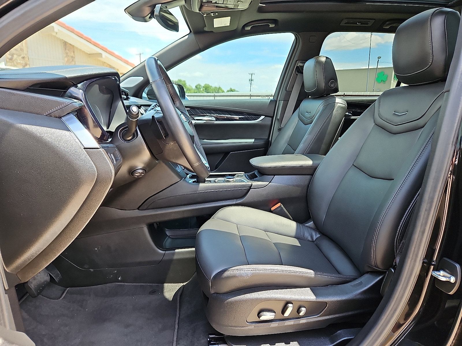 Used 2024 Cadillac XT6 Premium Luxury image 8