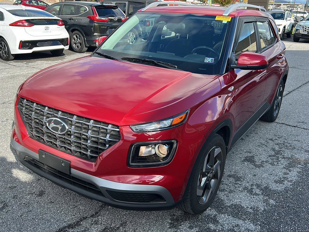 Used 2023 Hyundai Venue SEL w/ Cargo Package