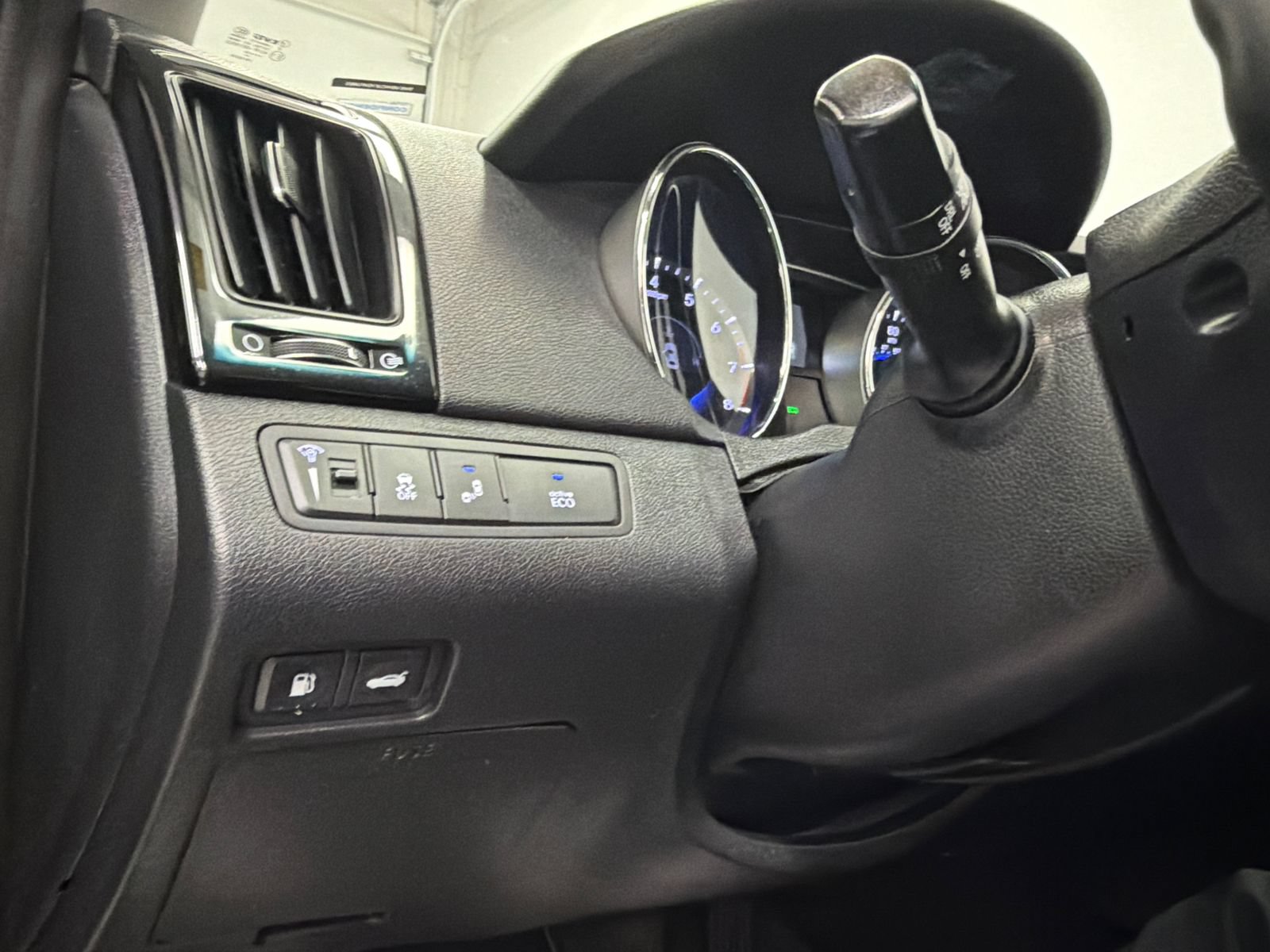 Used 2014 Hyundai Sonata Limited w/ Technology Package 05 FWD image 24