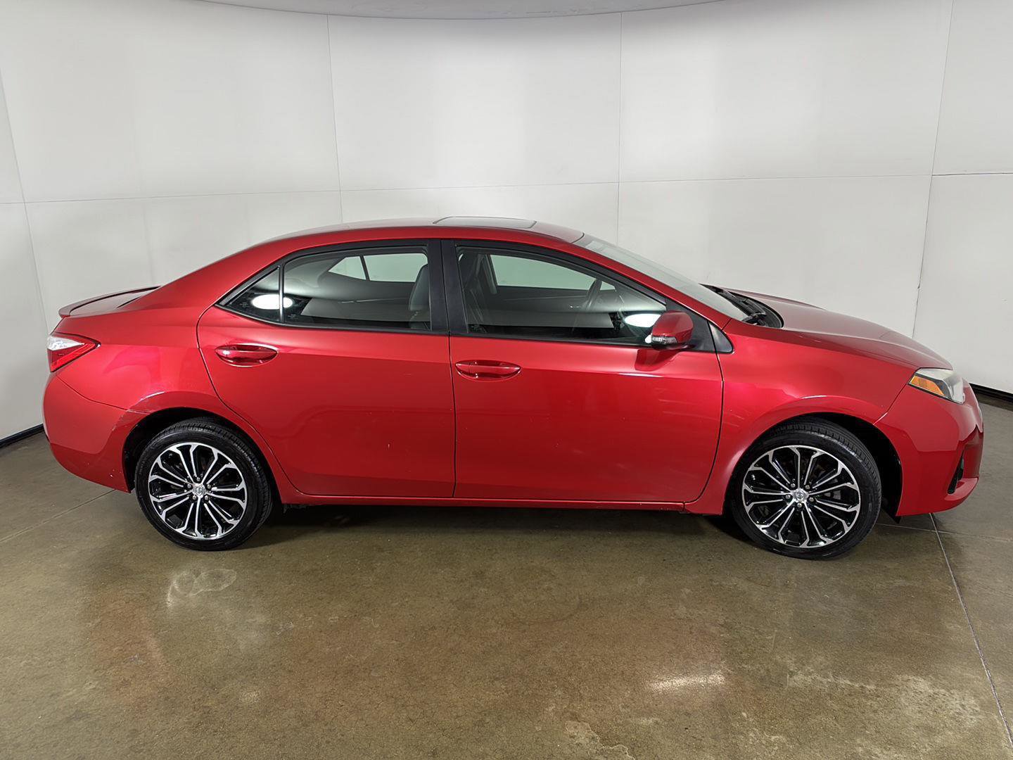 Used 2015 Toyota Corolla S FWD image 9
