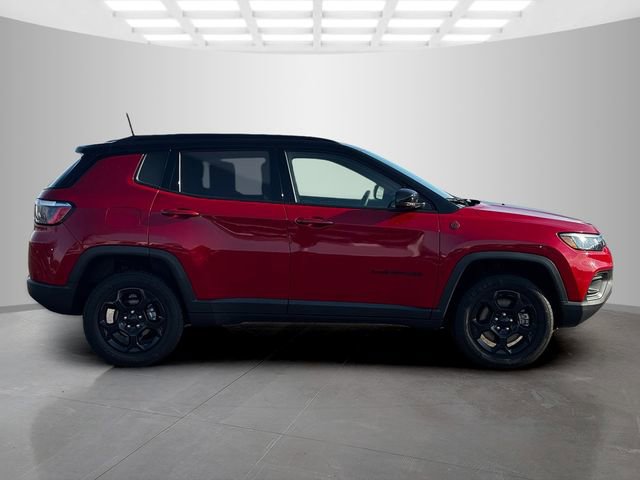 Used 2023 Jeep Compass Trailhawk image 8