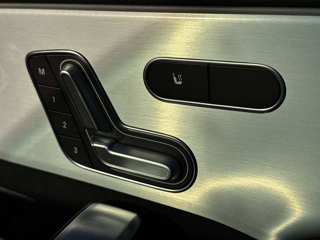 Certified 2025 Mercedes-Benz CLA 250 4MATIC image 28