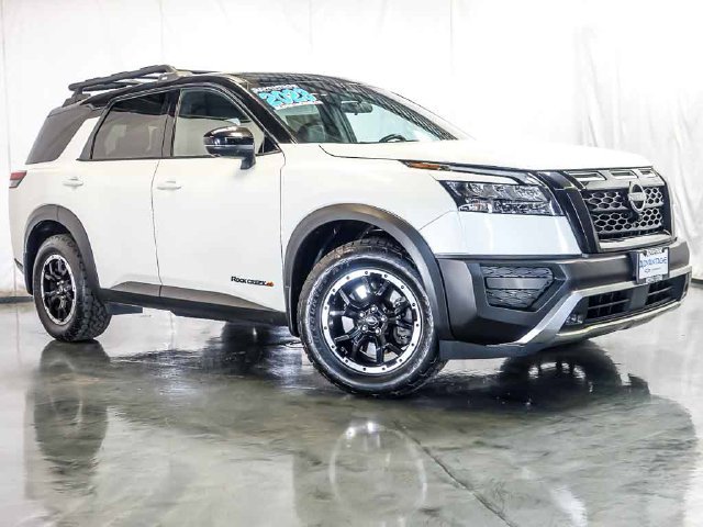 Used 2023 Nissan Pathfinder Rock Creek AWD/4WD image 2